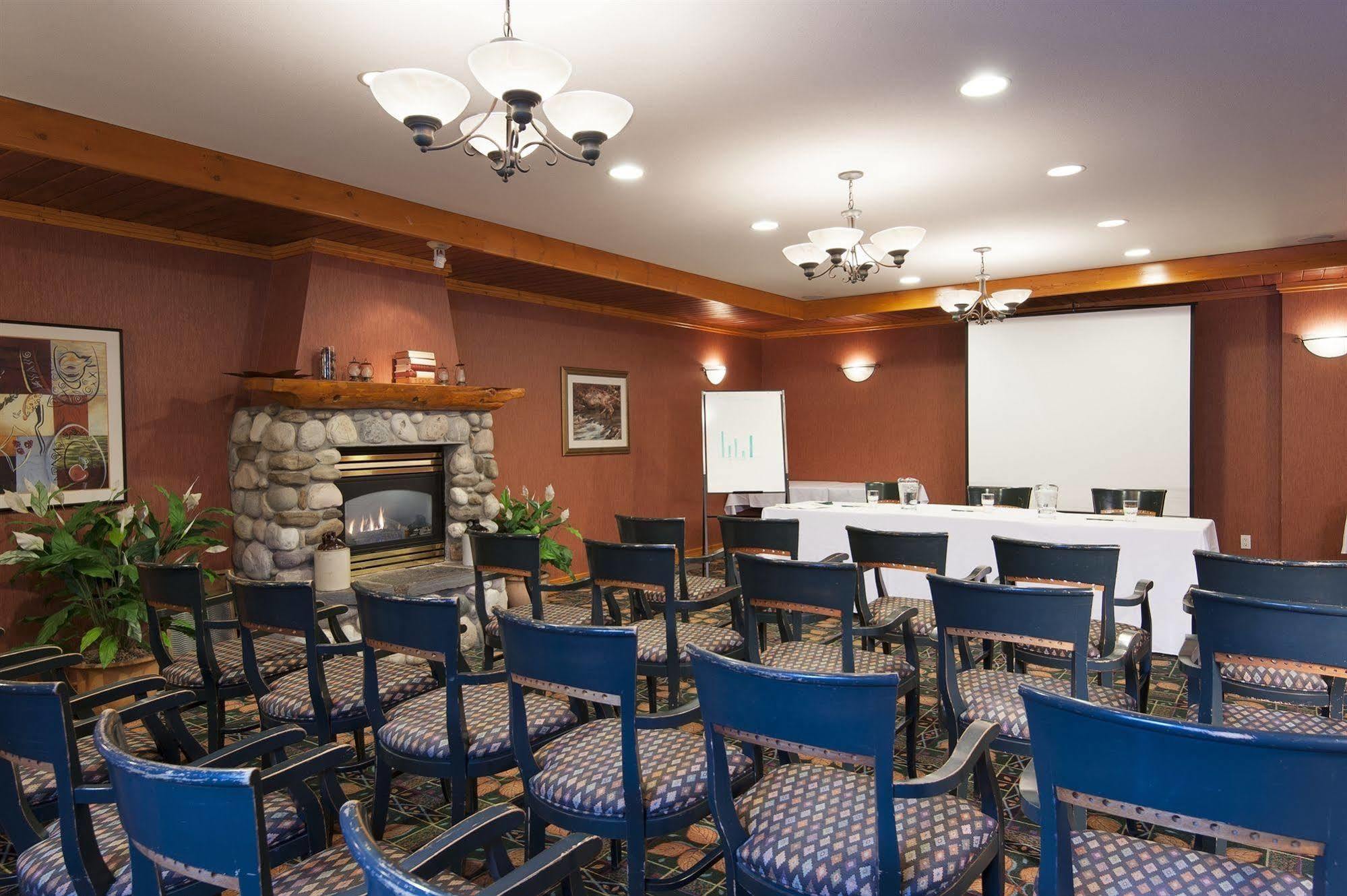 פרני Lizard Creek Lodge מראה חיצוני תמונה